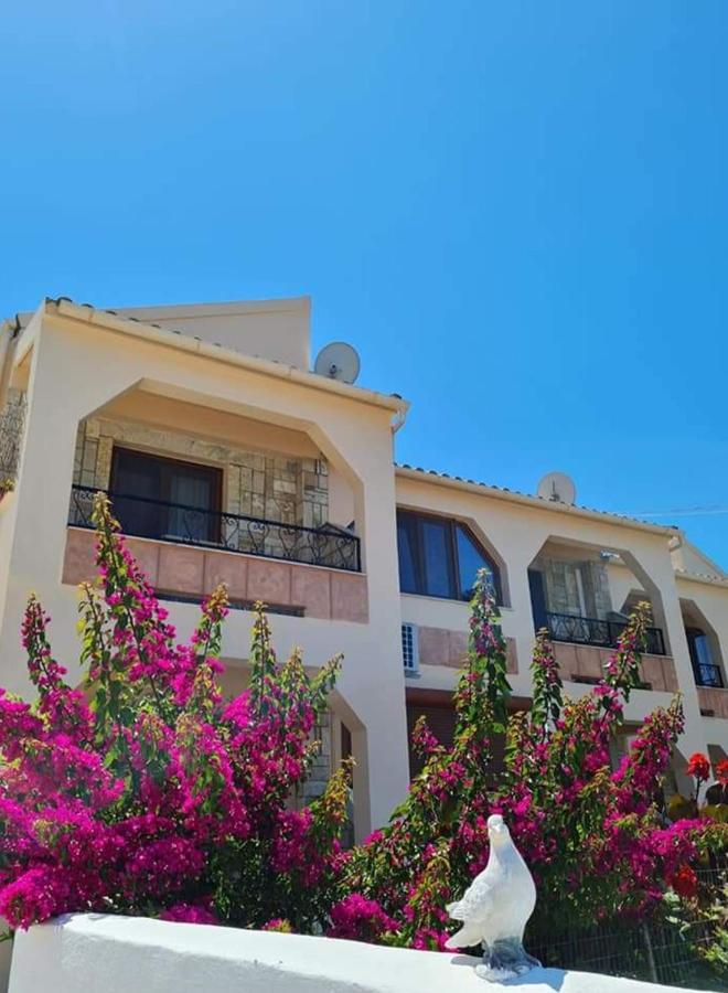 Loukia'S Studios And Apartments Paramonas  Luaran gambar